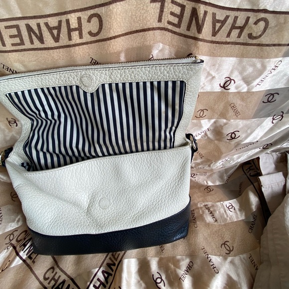 Kate Spade Navy Cream Pebble Leather Handbag - Picture 8 of 16